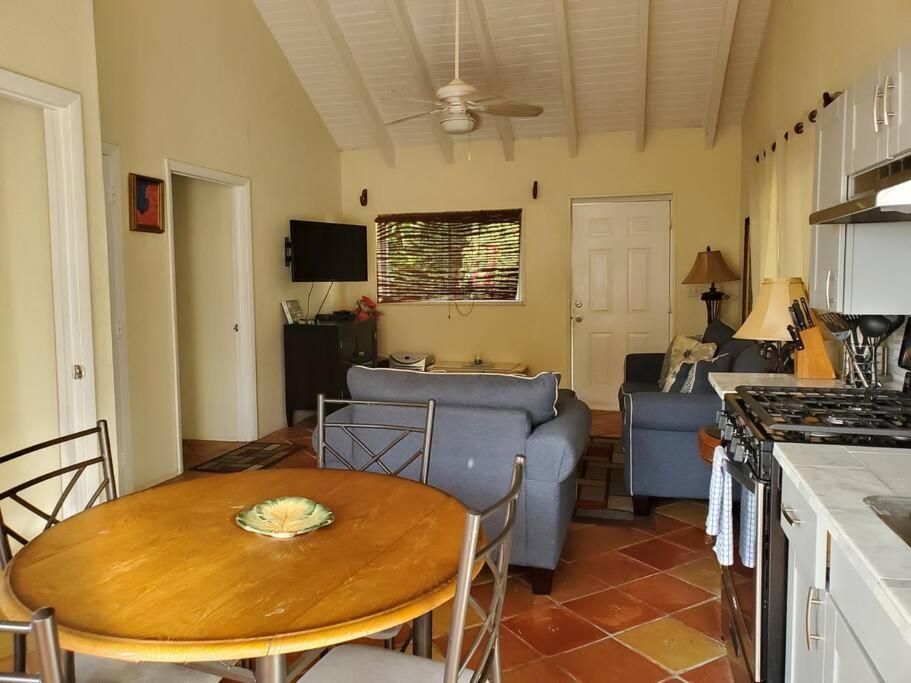 The Cottage At Villa Indigo Charlotte Amalie Eksteriør billede